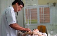​Xe giường nằm tông dải phân cách, 1 người chết