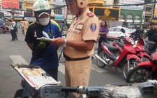 ​Cảnh sát giao thông xử lý 