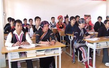 ​Cấp học bổng cho học sinh, sinh viên dân tộc thiểu số nghèo