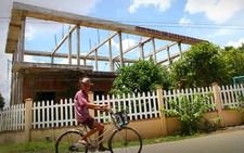Vung tay quá trán làm nông thôn mới, chủ nợ điêu đứng