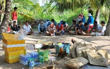 Công an nổ súng phá trường gà, bắt giữ 21 người