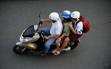 Mẹ ơi, ngày học khốn khổ của chúng con...