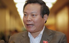 Cùng là thứ trưởng, người đi xe công, người đi xe ôm thì kỳ lắm!