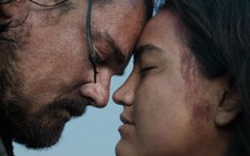Leonardo DiCaprio ăn thịt sống, đánh gấu thật trong 