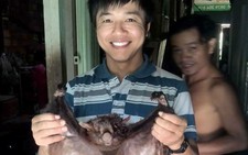 Cán bộ khoe chồn bay trên Facebook: 