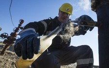 Nga bắt tay với OPEC, giá dầu tăng mạnh 