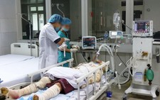 Nổ bình hóa chất, 6 công nhân nhập viện