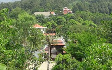 Sớm đập biệt phủ trên núi Hải Vân