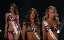 Phạm Hương quyến rũ trong phần thi áo tắm Miss Universe