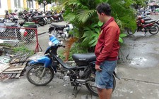 Cô gái 18 tuổi truy đuổi gần 1km tông ngã tên cướp
