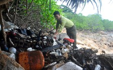 Phóng sự ảnh: Côn Đảo và...rác