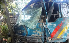 Xe ben tông 3 xe tải, 1 xe máy trên quốc lộ 1K