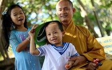 Dân huyện đảo Trường Sa lên chùa cầu bình an