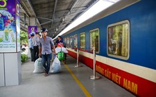 Từ 0g ngày 20-1, tăng phí trả vé tàu tết lên 30%