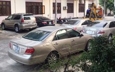 Bắt giữ 6 ôtô hạng sang dùng giấy tờ giả lưu hành