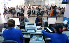 Xe lửa, xe đò giúp dân nhập cư về quê ăn tết