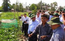 Phó thủ tướng Nguyễn Xuân Phúc thị sát tình hình hạn, mặn