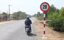 Bến Tre, Tiền Giang vẫn còn biển báo “rùa”