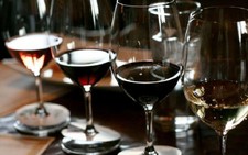 ​Italy là nước sản xuất và xuất khẩu rượu vang lớn nhất thế giới