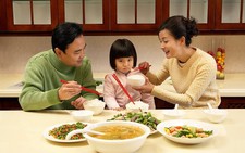 Là phụ nữ, bạn cần gì trong ngày 8-3?