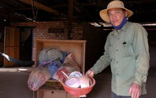Dân bỏ nhà đi lánh... bụi