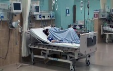 Nghi án mẹ đầu độc con rồi tự tử