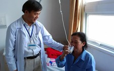 Bệnh nhân ăn uống mắc nghẹn đã uống được sữa