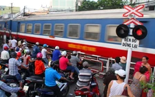 Sập cầu Ghềnh, nên di dời luôn Ga Sài Gòn?