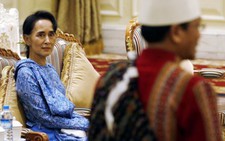 Myanmar cấm công chức nhận quà trên 21 USD
