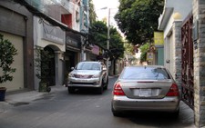 Bế tắc chỗ đậu, xe hơi, taxi 
