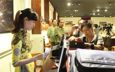 Người Trung Quốc dùng hộ chiếu du lịch đến VN kinh doanh 