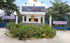 Treo băngrôn đòi nợ nhà máy đường