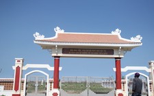 6 năm dự án mới làm xong... tường rào