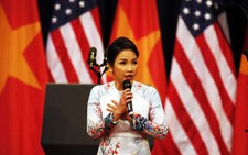 Ca sĩ Mỹ Linh hát quốc ca VN trước Tổng thống Obama
