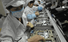 ​Foxconn thay 60.000 công nhân nhà máy bằng robot