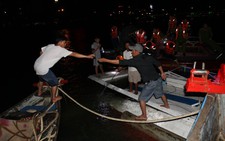 Tàu va vào trụ đỡ trục quay cầu sông Hàn?