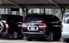 Giá muối dưới đáy và siêu xe Lexus