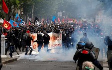 ​Biểu tình lớn ở Paris, hàng chục người bị thương 