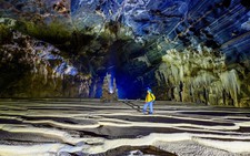 Lộng lẫy hang Tiên Phong Nha - Kẻ Bàng