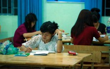 PS ảnh: Muôn vẻ ôn luyện của thí sinh những ngày thi