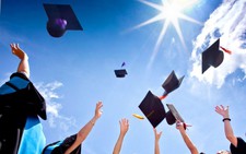​Nhiều học bổng du học tại Ba Lan và Lào