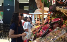 Người Thái tò mò với trái cây Việt