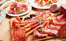 ​Ăn nhiều protein động vật dễ gây viêm đường ruột