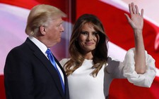 Vợ bị đăng ảnh khỏa thân, ông Trump 