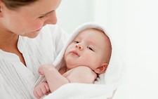 ​Trẻ sơ sinh dùng kháng sinh sớm dễ bị hen suyễn