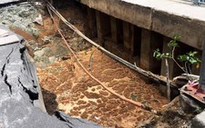Hố trũng trên đường Trường Sa sâu hơn 3m