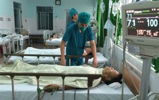 ​Một kiểm lâm bị đánh trọng thương trên lòng hồ Trị An