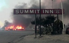 Cháy rừng thiêu rụi hàng trăm căn nhà ở Nam California