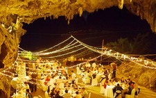 Tiệc tùng trong hang động Hạ Long: lo cho di sản