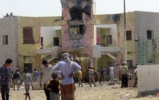 IS nhận trách nhiệm vụ đánh bom Yemen làm 60 người chết